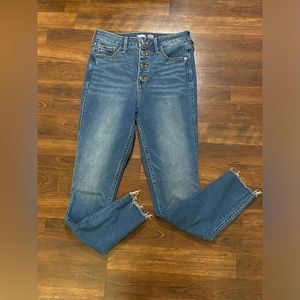 Old Navy Rockstar Jenas in Super Skinny 360* Stretch Extra High Rise